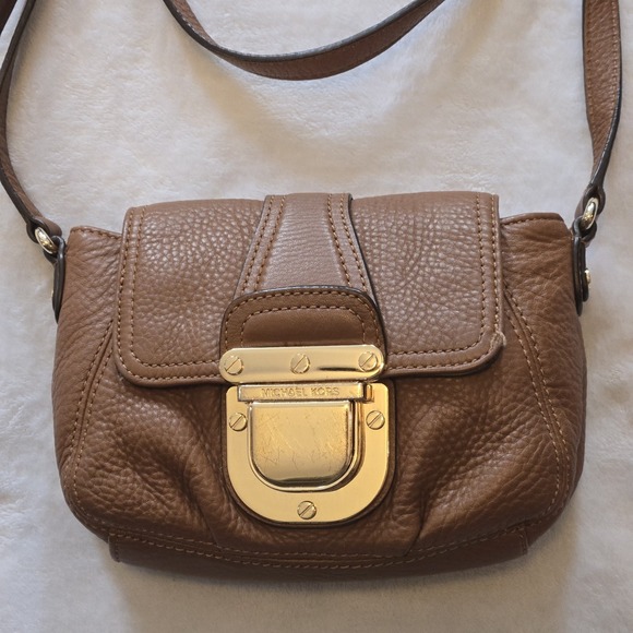 Michael Kors Tan Brown Leather Flap Buckle Crossbody Shoulder Bag Purse Boho - Picture 2 of 14